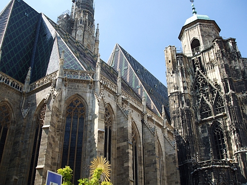Side view of the Stephansdom, showing the chancel and the north tower, south tower in the background