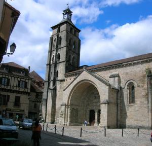 The abbey of Saint-Pierre de Beaulieu-sur-Dordogne, from Wikimedia Commons