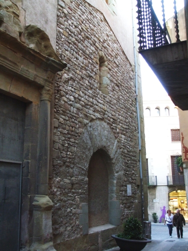 The frontage of Sant Sadurní de Vic