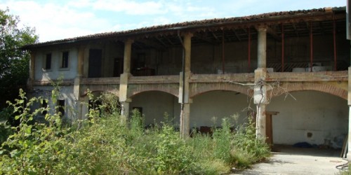 A decaying villa in Porzano, near Brescia