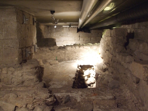 The high-status burial beneath the apse of the eastern funerary cathedral in the complex beneath Saint-Pierre de Genève
