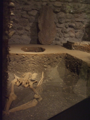 The supposedly-Allobrogian burial at the east end of the archæological site of Saint-Pierre de Genève