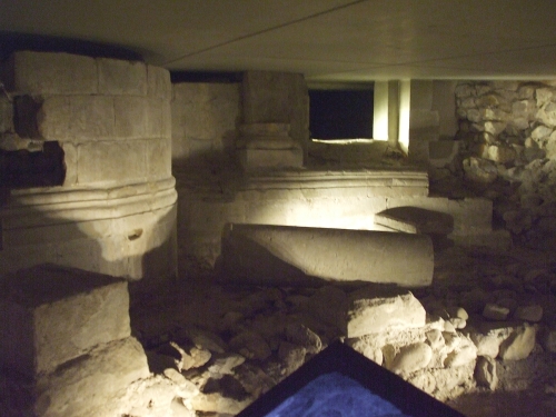 Fallen columns in the double ambulatory in the Romanesque crypt beneath Saint-Pierre de Genève