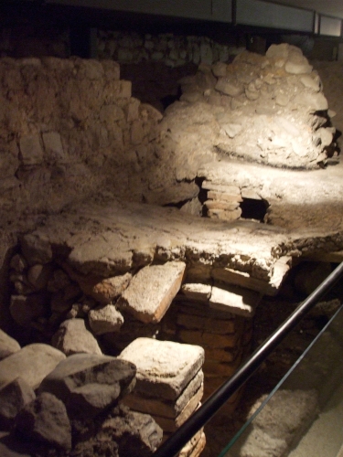 Hypocausts between the baptisteries and southern cathedral remains beneath Saint-Pierre de Genève