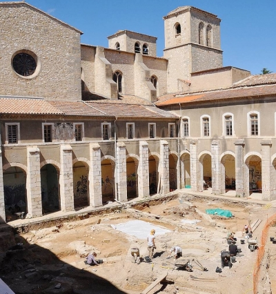Excavations in the cloister of Saint-Sauveur d'Aniane