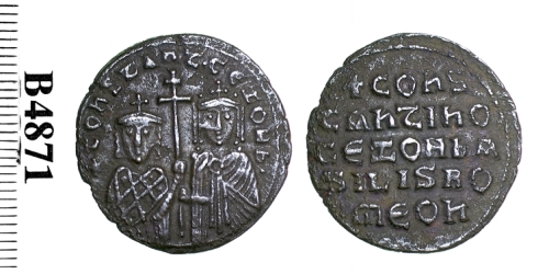 Bronze follis of Emperor Constantine VII with Empress Zoe, struck at Constantinople in 913-919, Barber Institute of Fine Arts B4871