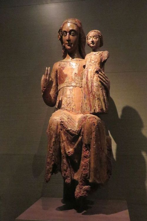 Wooden effigy of the Madonna and Child in the Museu de Lleida