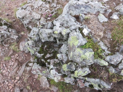 Close-up of the composition of the rampart of Tap O'Noth hillfort