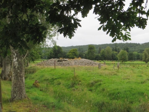 Corrimony Cairn, Glenurquhart, seen from the road