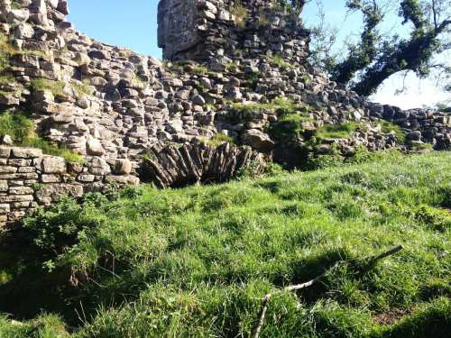 Half-buried vaulting at Pendragon Castle