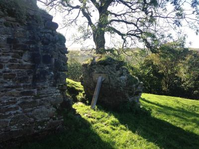 Propped-up masonry at Pendragon Castle
